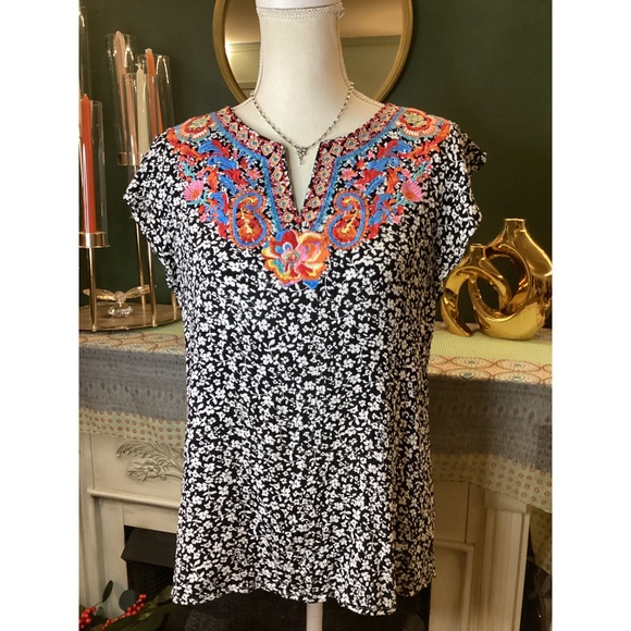 Savanna Jane Tops - Savanna Jane Embroidered Floral Boho Blouse Black White Rayon Top Large 18637